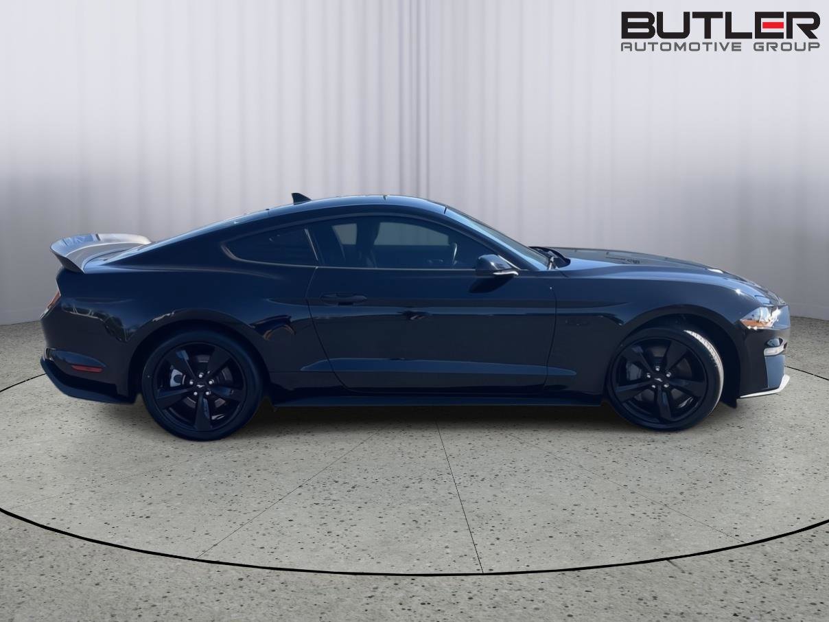 Used 2022 Ford Mustang GT Premium w/ Black Accent Package RWD image 6