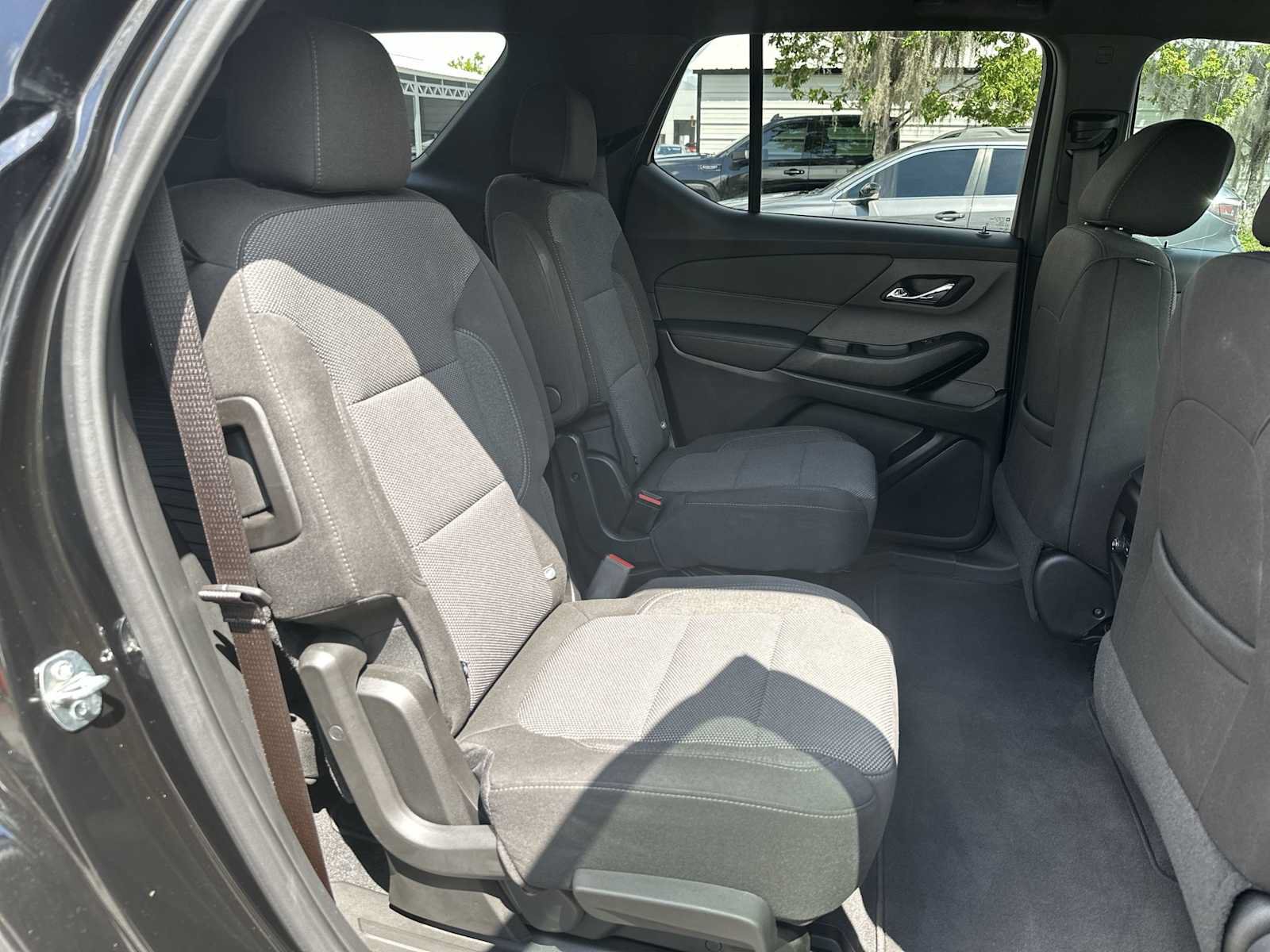 Used 2023 Chevrolet Traverse LT FWD image 18
