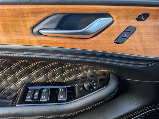 Used 2023 Jeep Grand Cherokee L Summit image 15