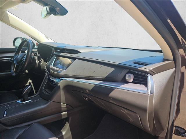 Used 2018 Cadillac XT5 Premium Luxury w/ Driver Assist Package AWD/4WD image 19