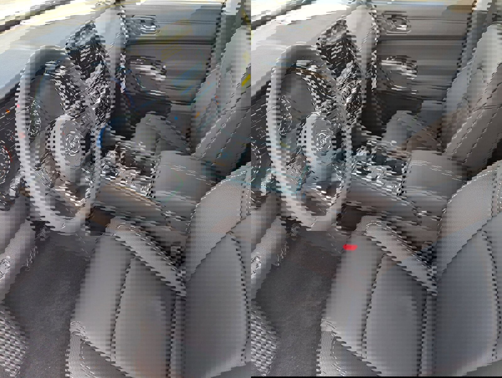 New 2025 Nissan Pathfinder SL image 30