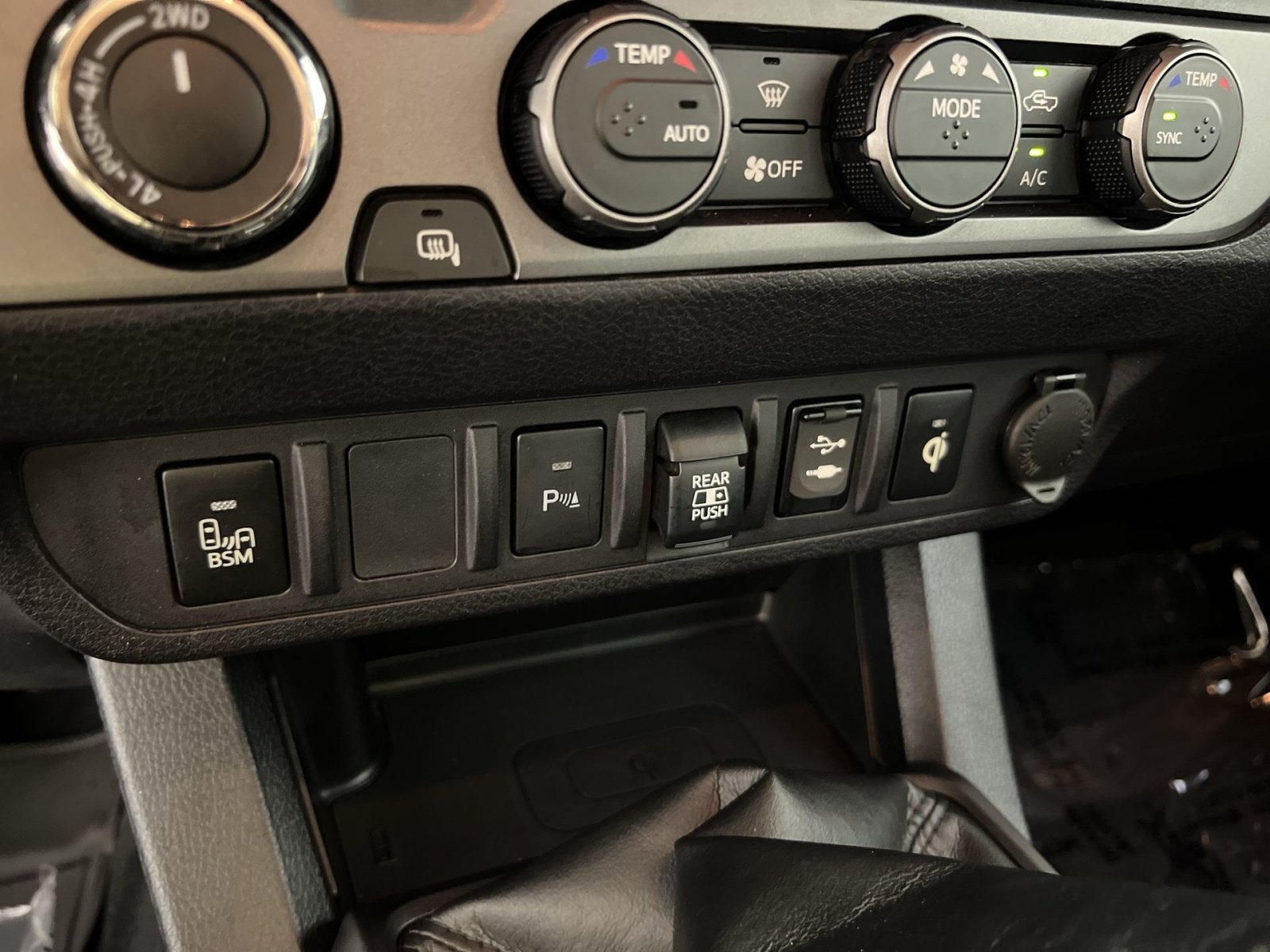 Used 2019 Toyota Tacoma TRD Pro AWD/4WD image 31