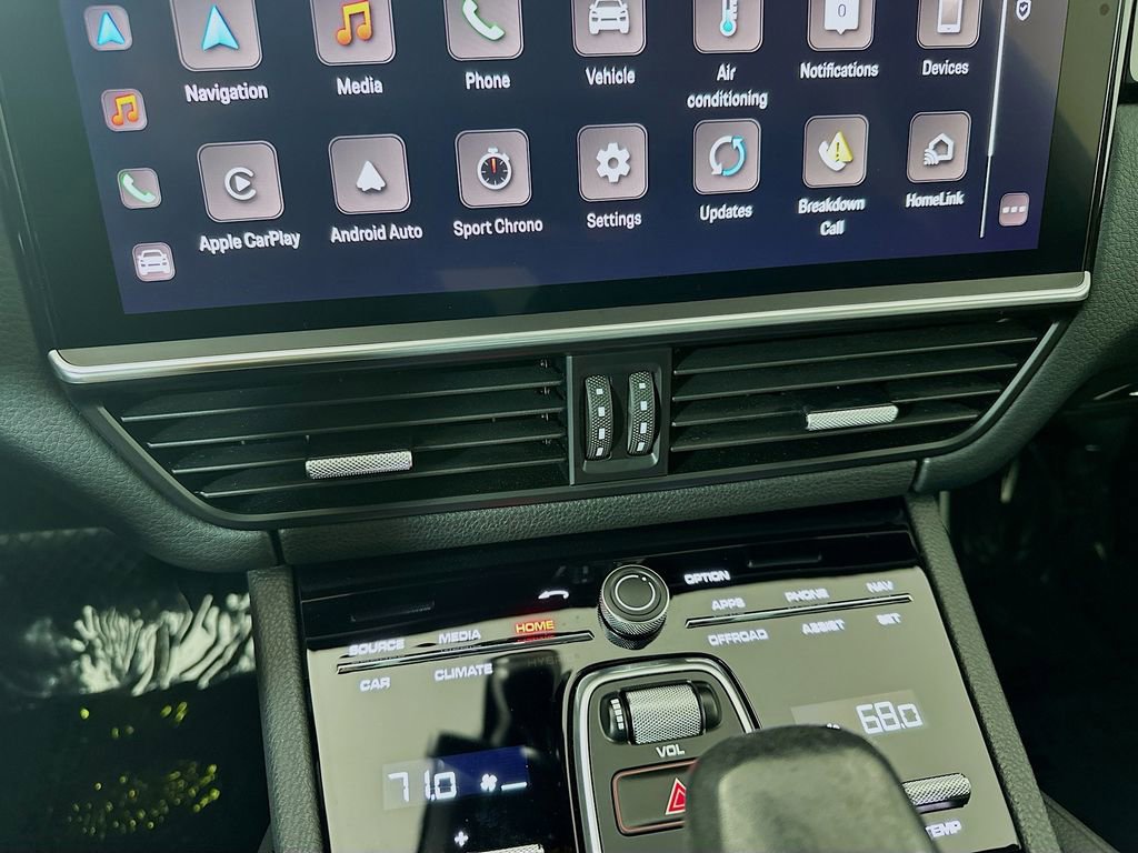 Certified 2022 Porsche Cayenne Coupe image 18