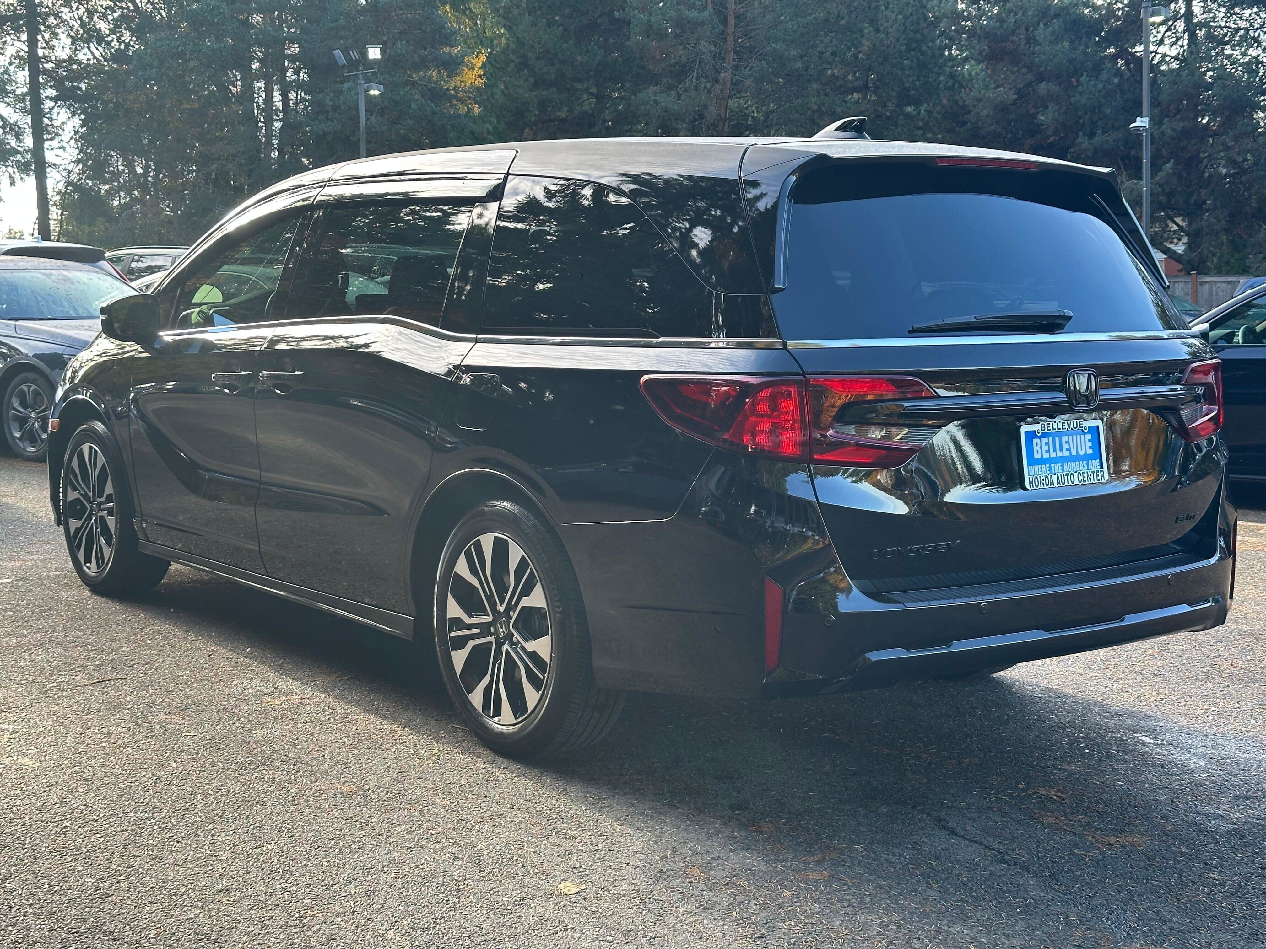 Used 2025 Honda Odyssey Elite image 5