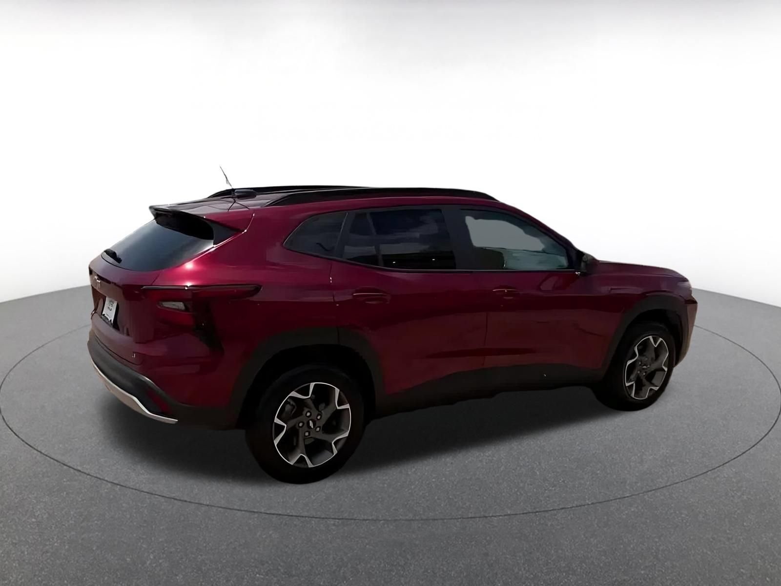 Used 2025 Chevrolet Trax LT w/ LT Convenience Package FWD image 10