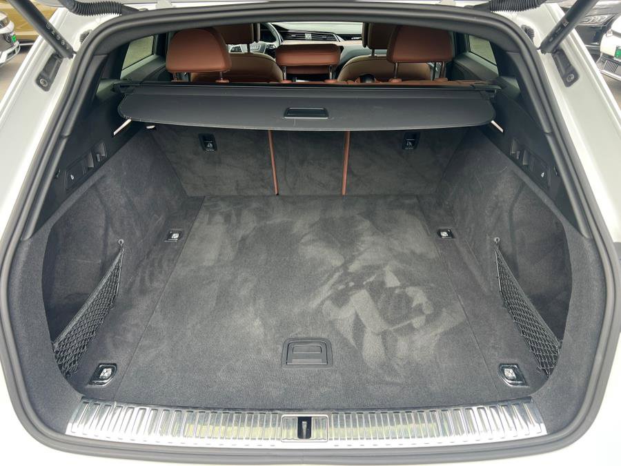 Used 2023 Audi e-tron Premium Plus w/ Premium Plus Package image 44