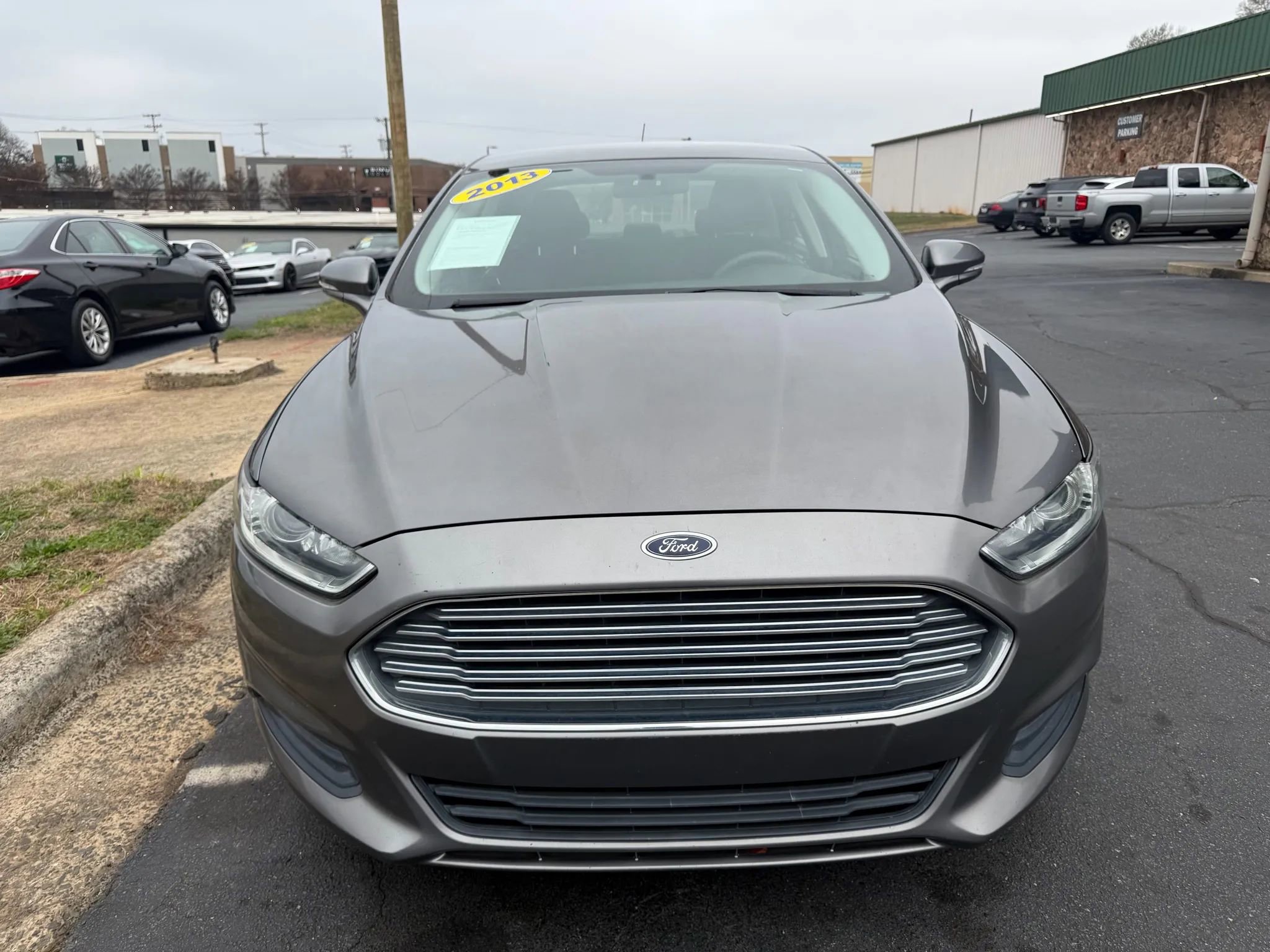 Used 2013 Ford Fusion SE image 2