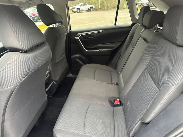 Used 2021 Toyota RAV4 LE image 18