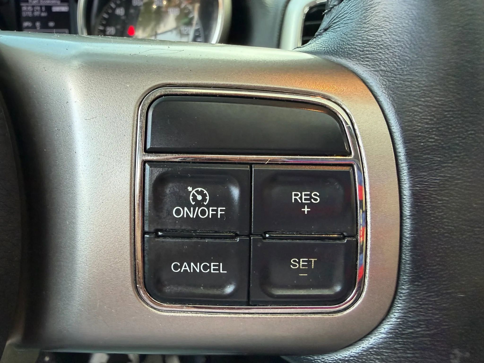 Used 2013 Jeep Grand Cherokee Laredo w/ Laredo E Group AWD/4WD image 32