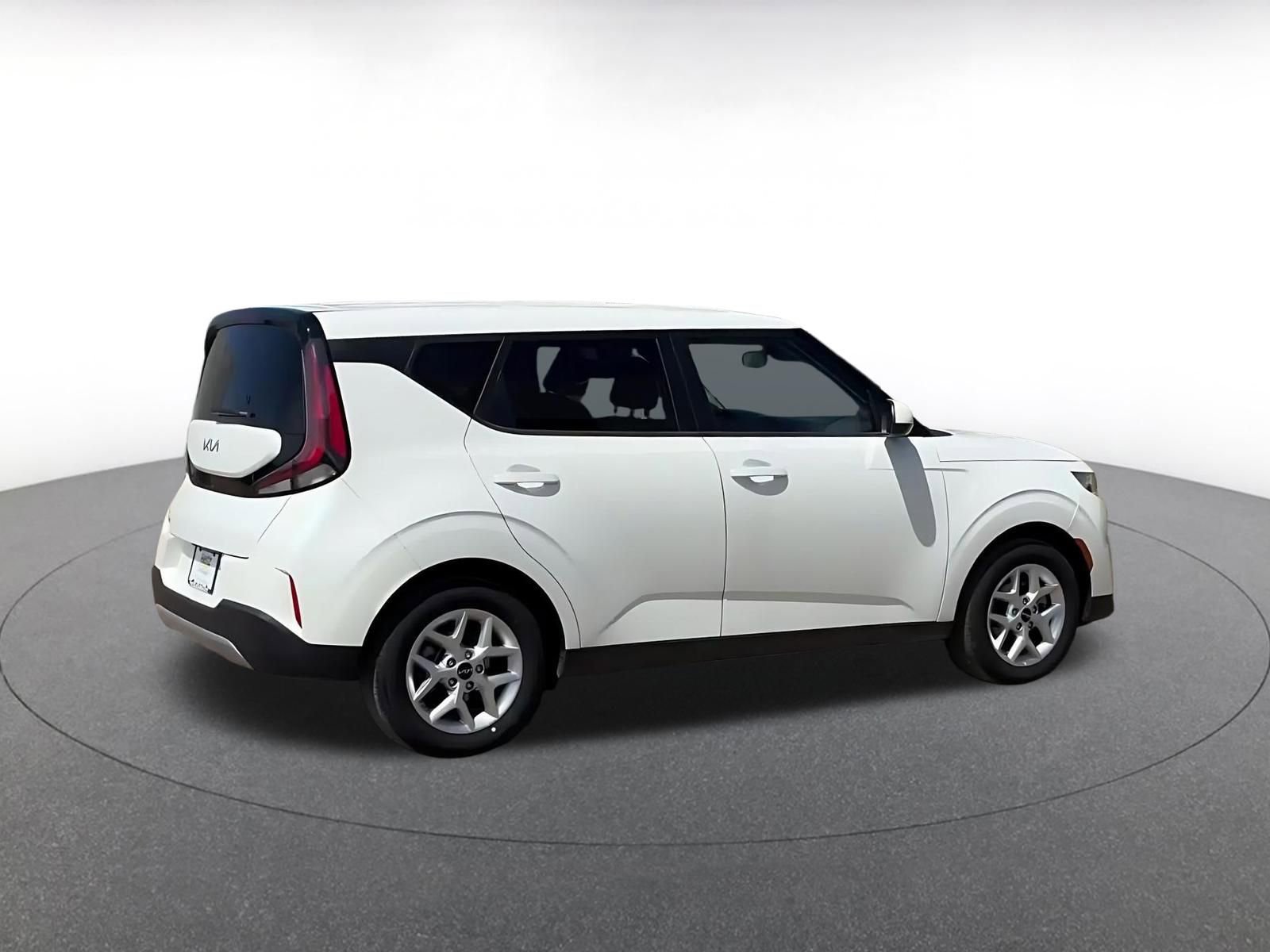 Used 2025 Kia Soul LX w/ LX Technology Package image 15