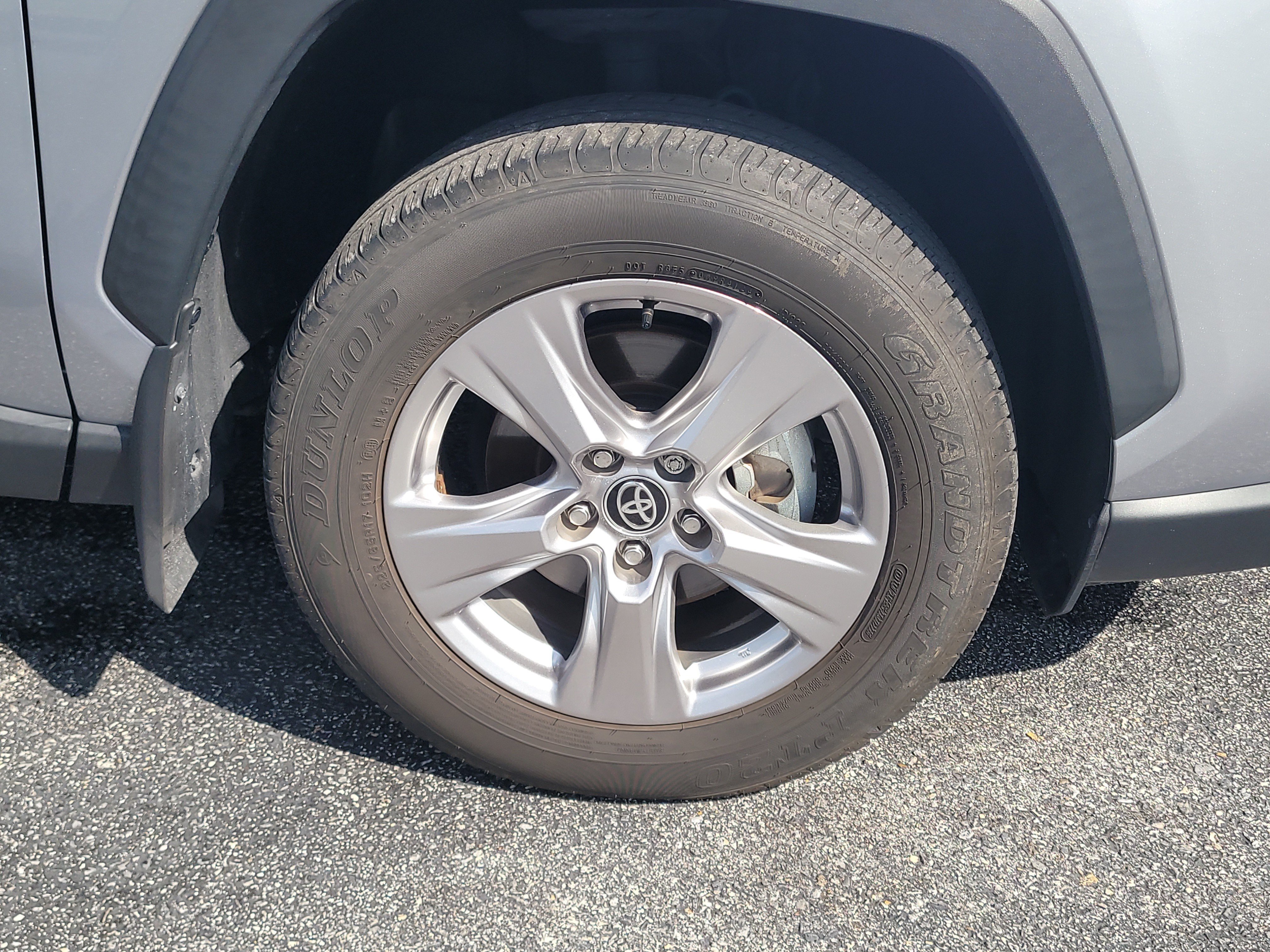 Certified 2025 Toyota RAV4 XLE FWD image 9