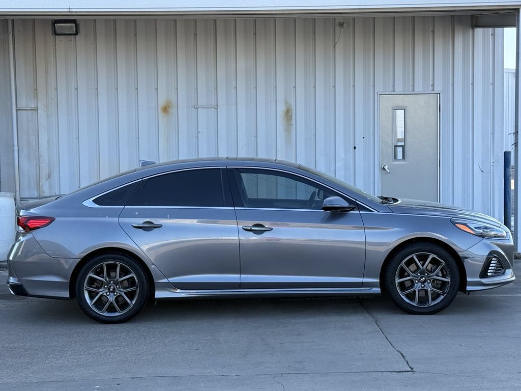 Used 2018 Hyundai Sonata Limited FWD image 3