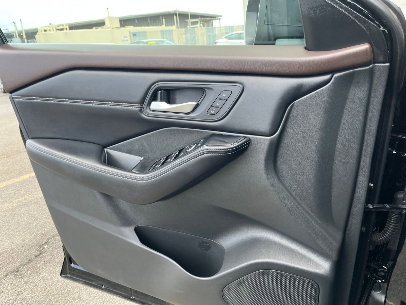 Used 2023 Nissan Rogue SL w/ SL Premium Package image 20