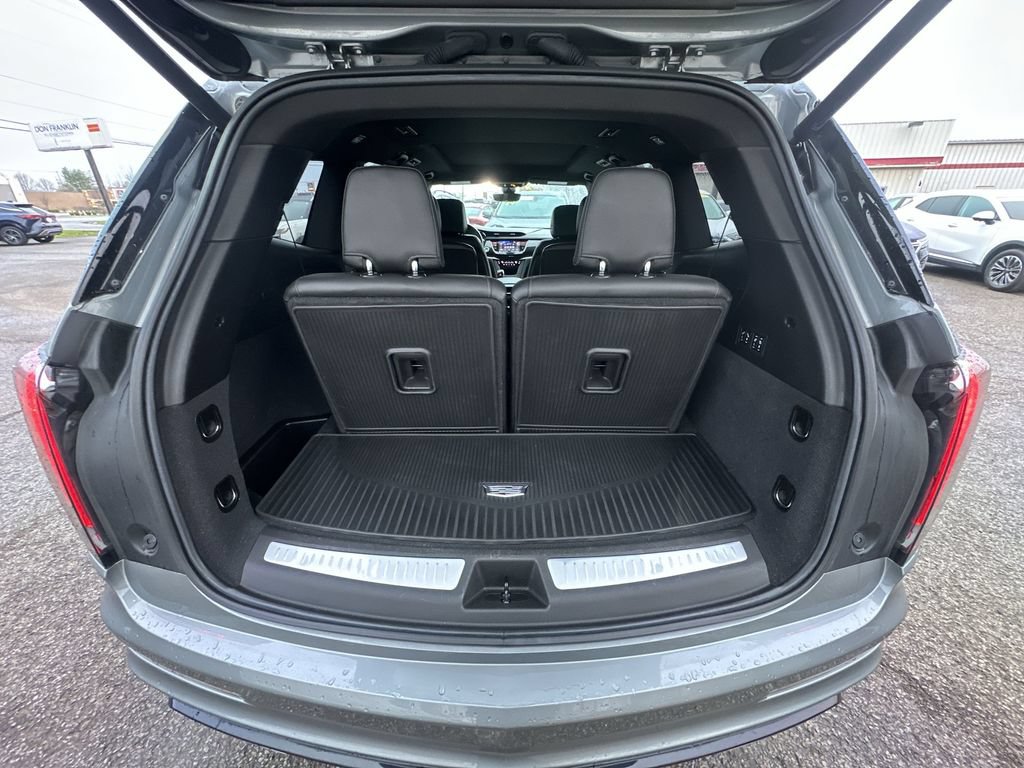 Used 2023 Cadillac XT6 Sport w/ Technology Package AWD/4WD image 25