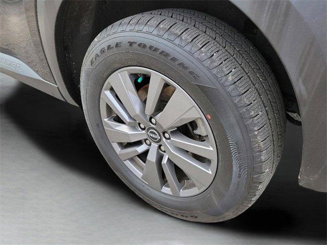 Used 2025 Nissan Pathfinder SV image 33