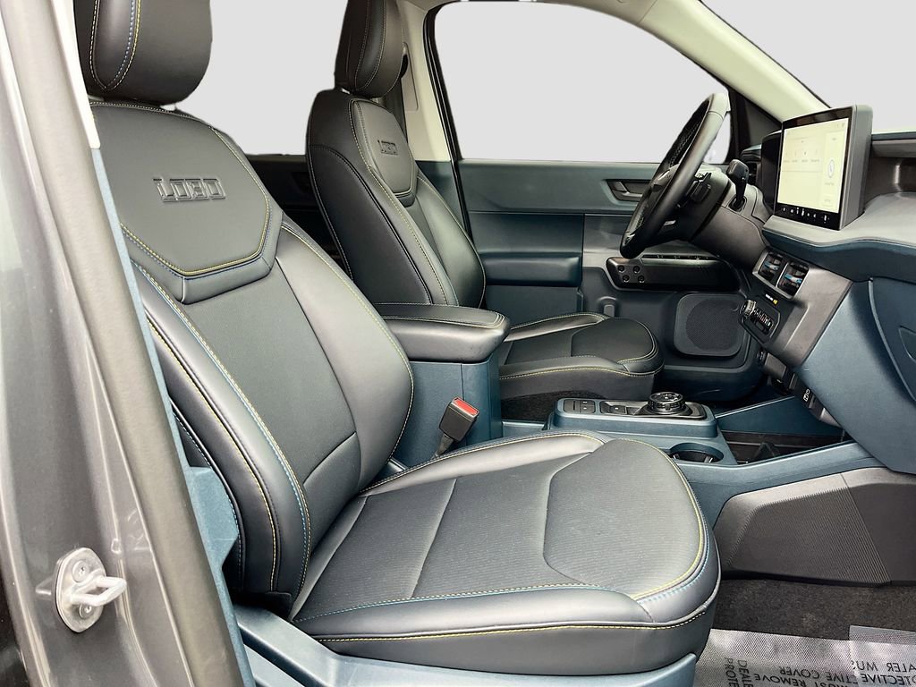 Used 2025 Ford Maverick Lobo image 24
