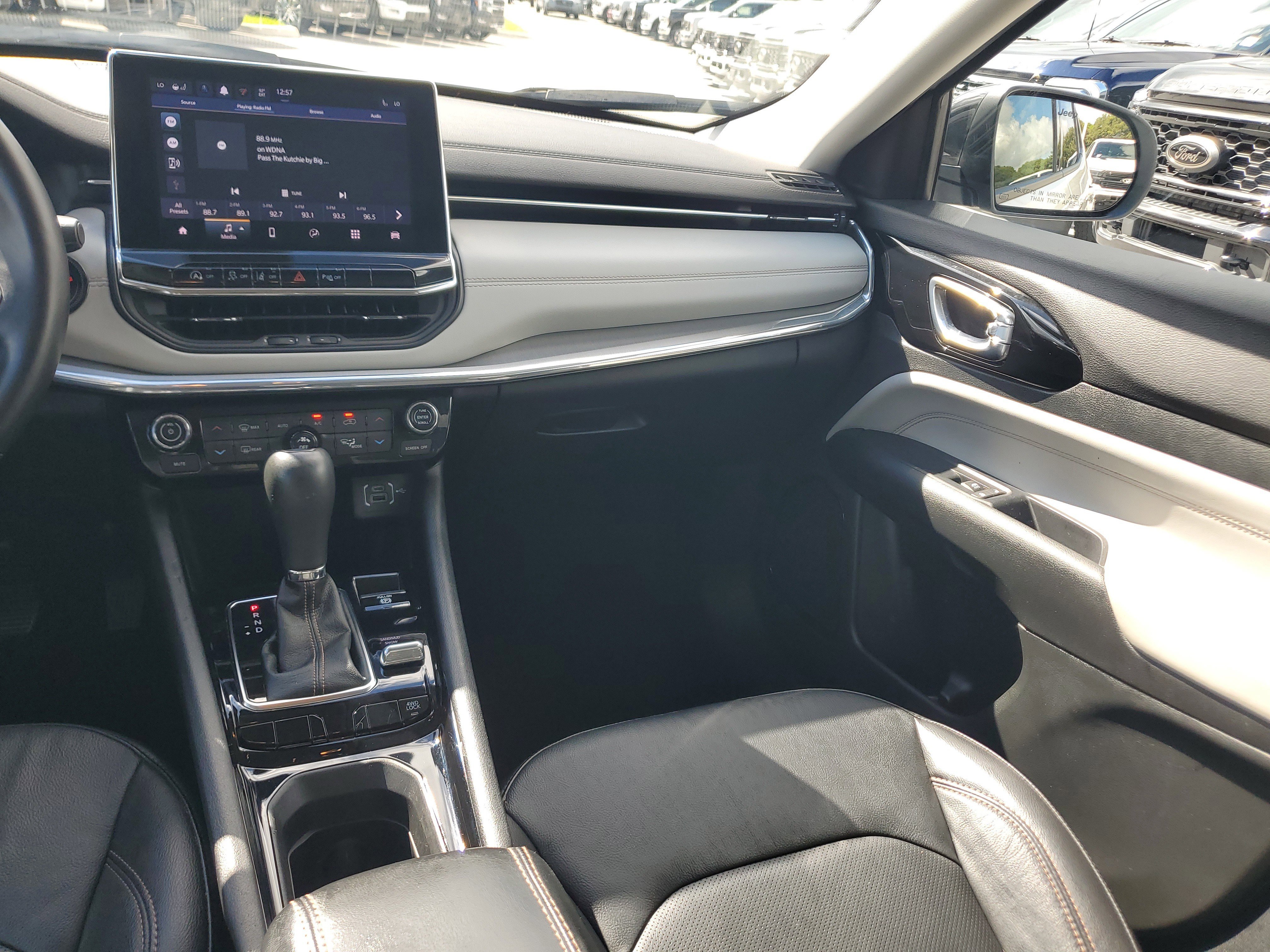 Used 2022 Jeep Compass Limited image 16