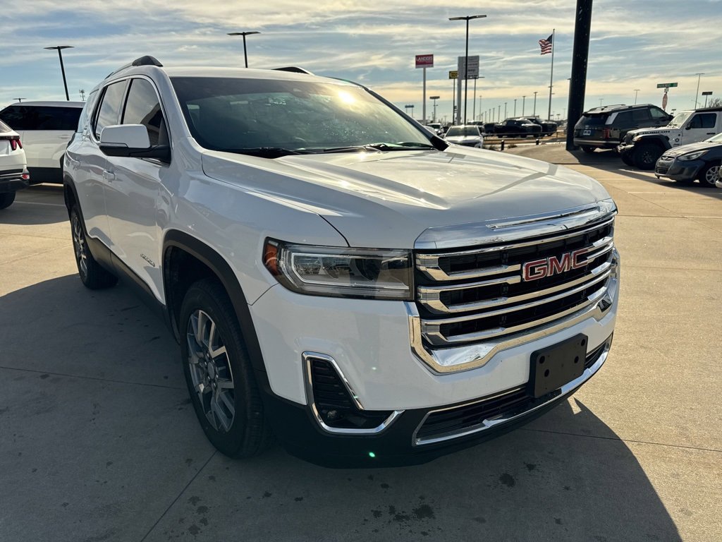 Used 2023 GMC Acadia SLT image 3