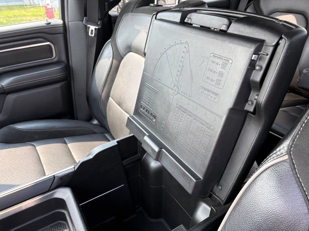 Used 2024 RAM 1500 Laramie AWD/4WD image 16