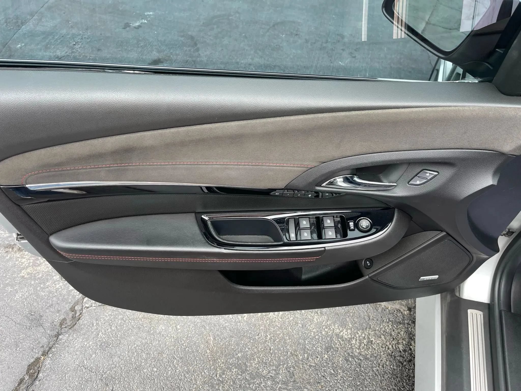 Used 2017 Chevrolet SS RWD image 10