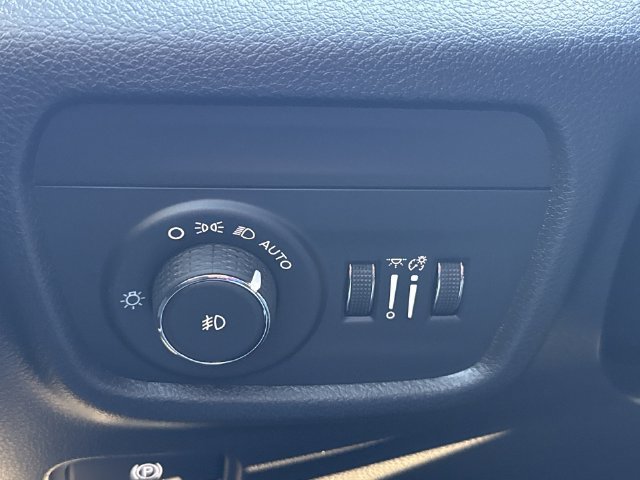 Used 2026 Jeep Grand Cherokee L Limited w/ Limited Altitude Package RWD image 18