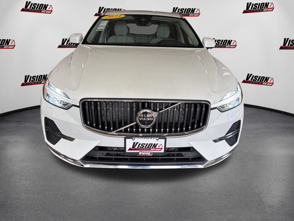 Used 2023 Volvo XC60 B5 Plus w/ Climate Package AWD/4WD image 2