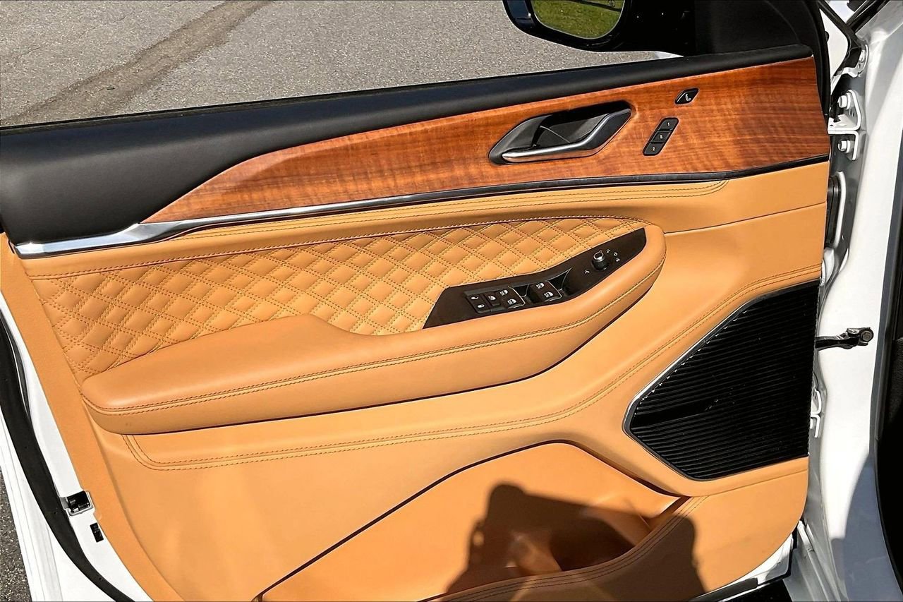 Certified 2025 Jeep Grand Cherokee L Summit image 29