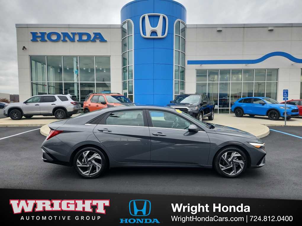 Used 2024 Hyundai Elantra SEL w/ Convenience Package image 1