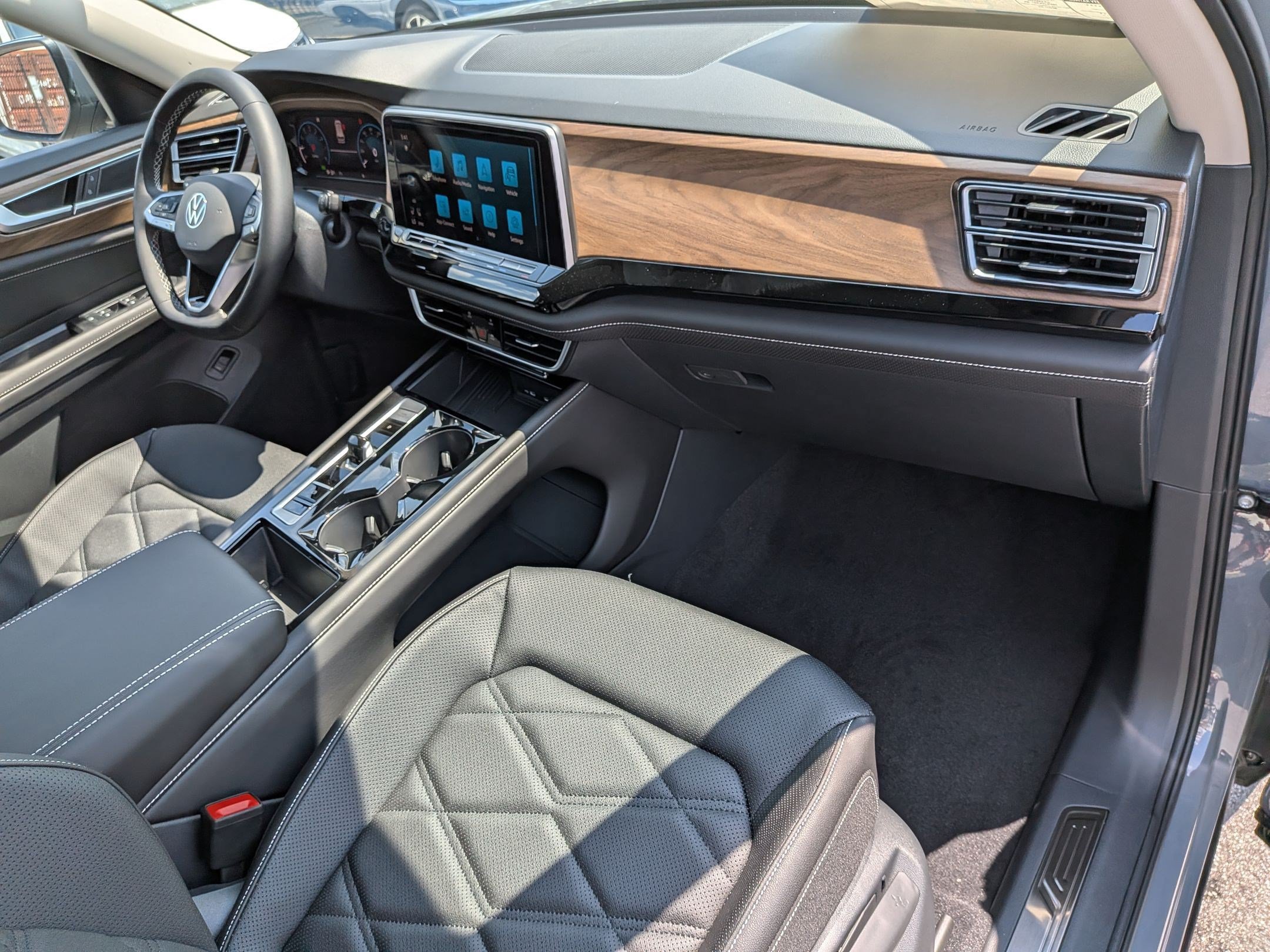 New 2026 Volkswagen Atlas SE FWD image 37