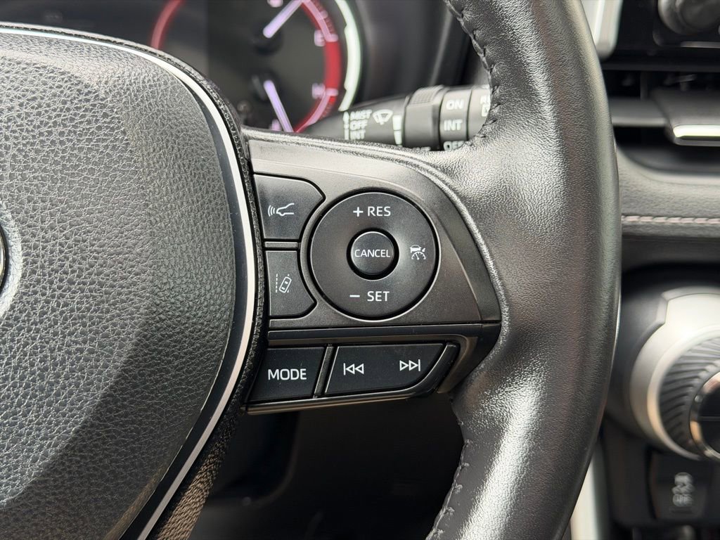 Used 2020 Toyota RAV4 Limited image 19