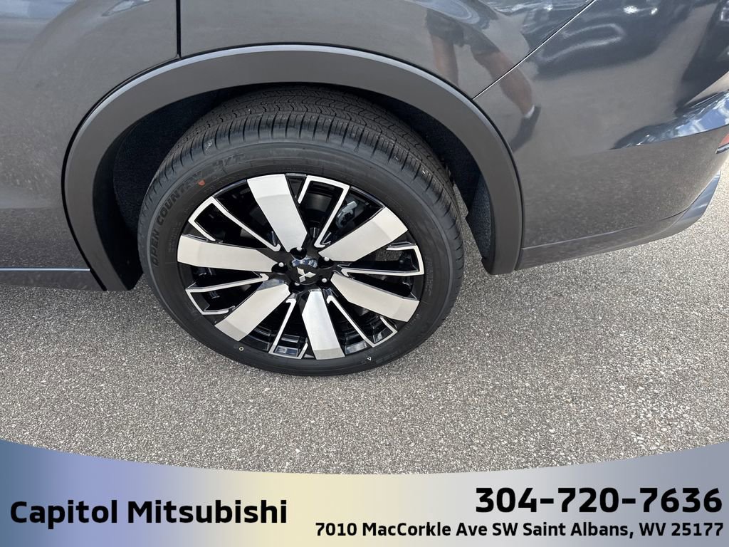 New 2025 Mitsubishi Outlander SEL image 8