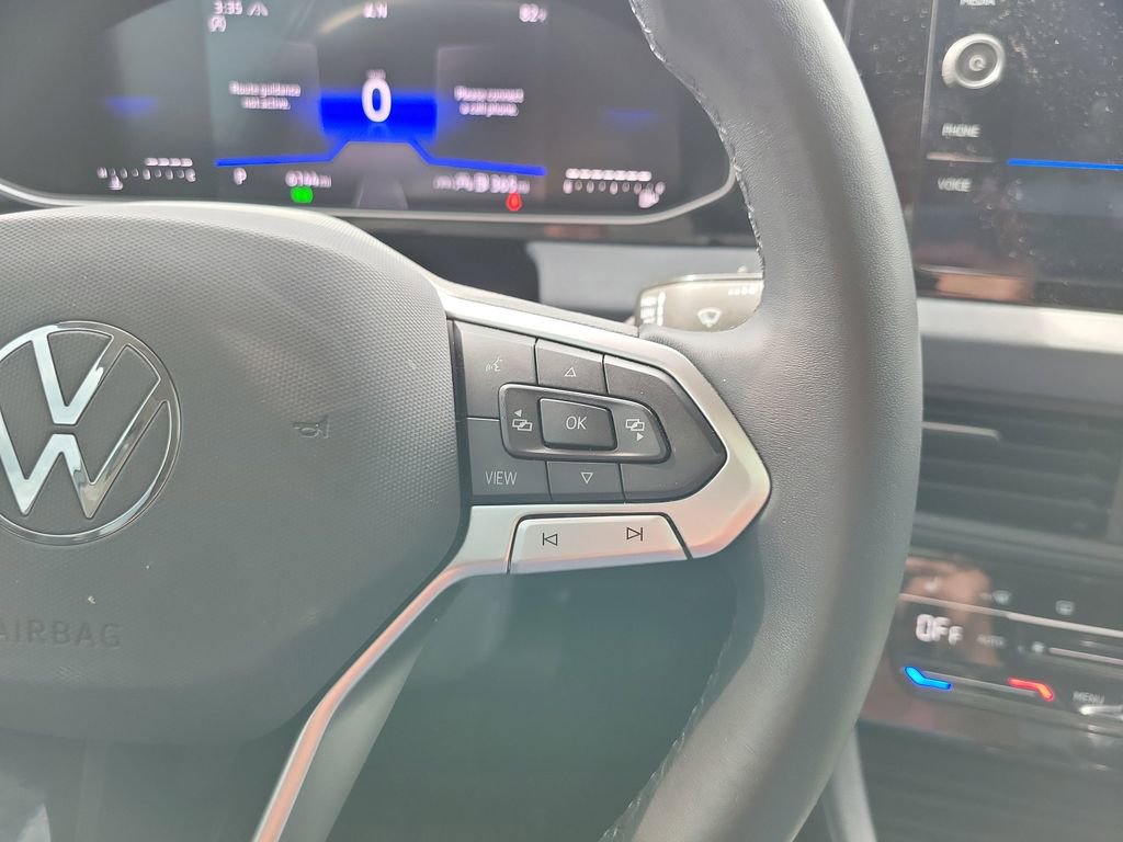 Used 2025 Volkswagen Jetta SE image 17