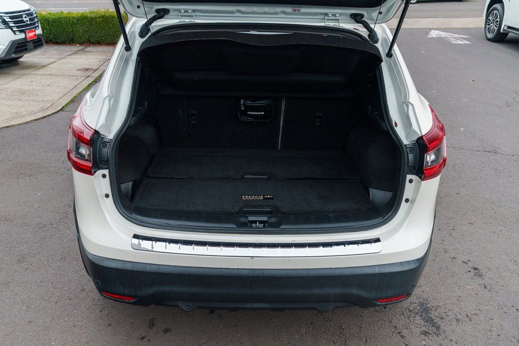 Used 2020 Nissan Rogue Sport SL w/ Premium Package FWD image 7