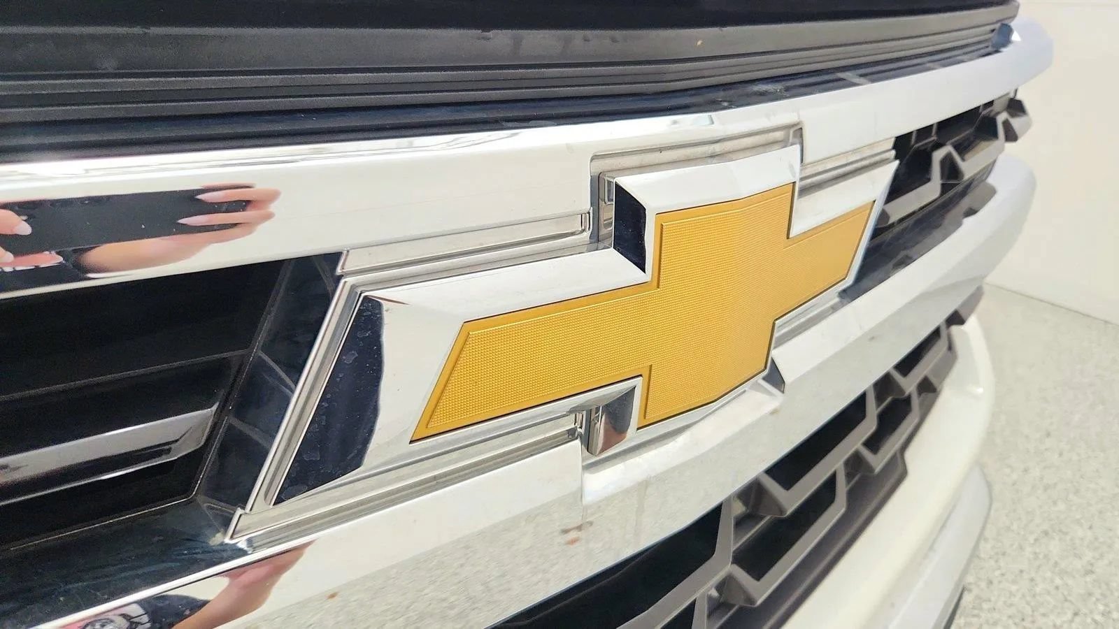 Used 2023 Chevrolet Silverado 1500 LT AWD/4WD image 33
