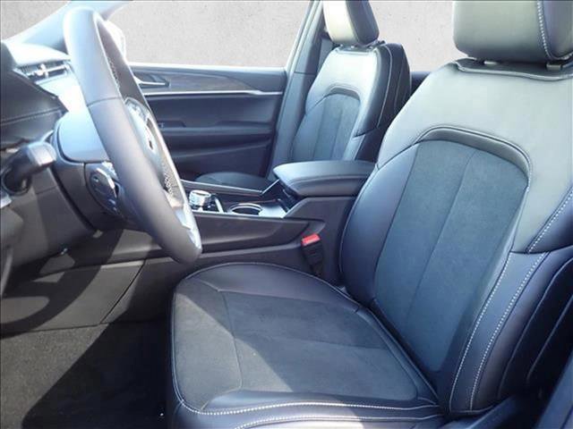 New 2026 Jeep Grand Cherokee L 4WD image 12