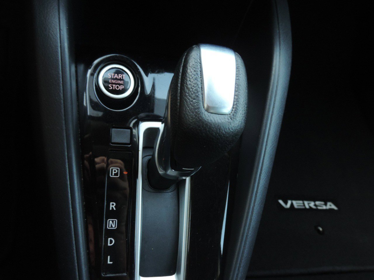 Certified 2021 Nissan Versa SR FWD image 23