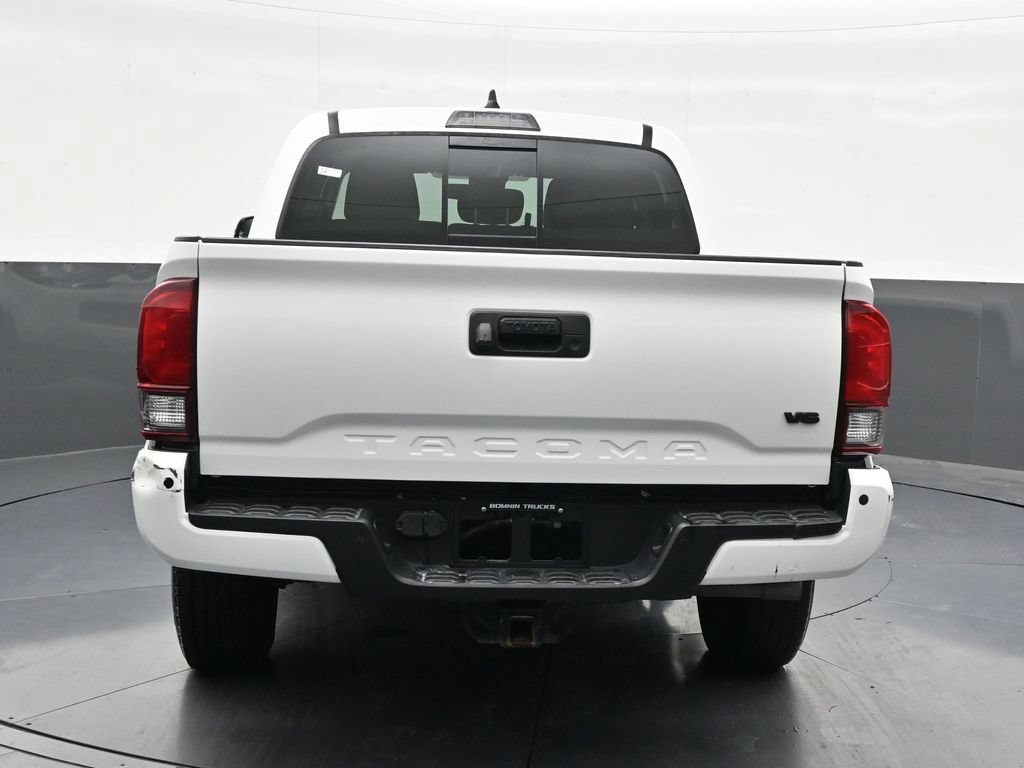 Used 2022 Toyota Tacoma SR5 RWD image 4