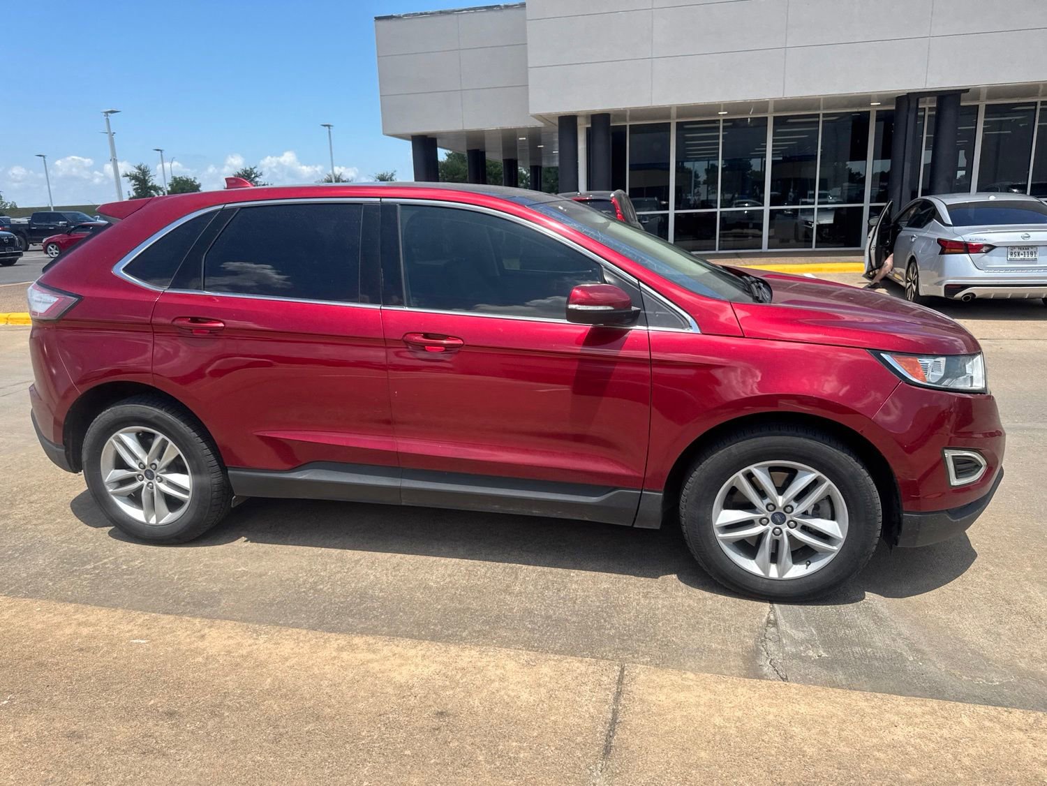 Used 2018 Ford Edge SEL w/ Equipment Group 201A AWD/4WD image 12