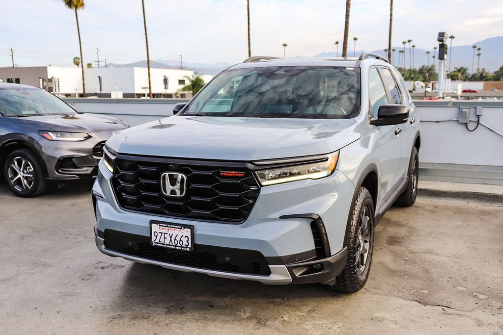 Used 2024 Honda Pilot TrailSport image 4