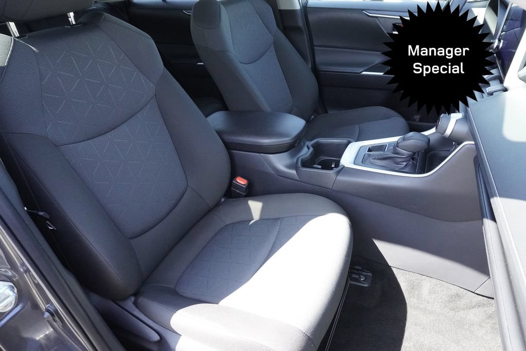 Used 2025 Toyota RAV4 XLE AWD/4WD image 24
