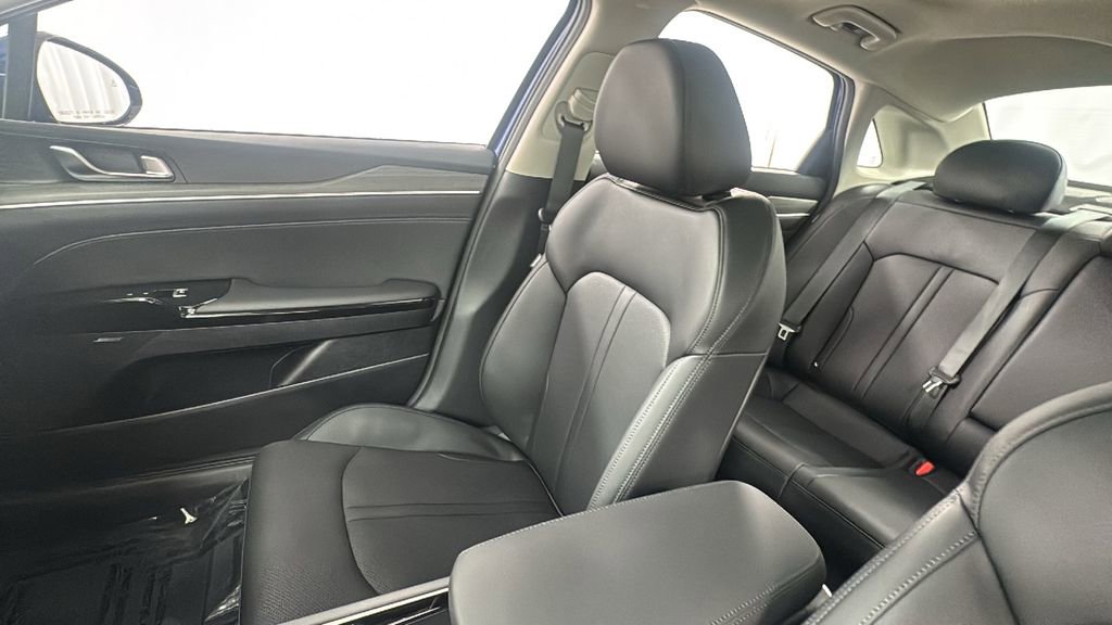 New 2026 Kia K5 EX image 13
