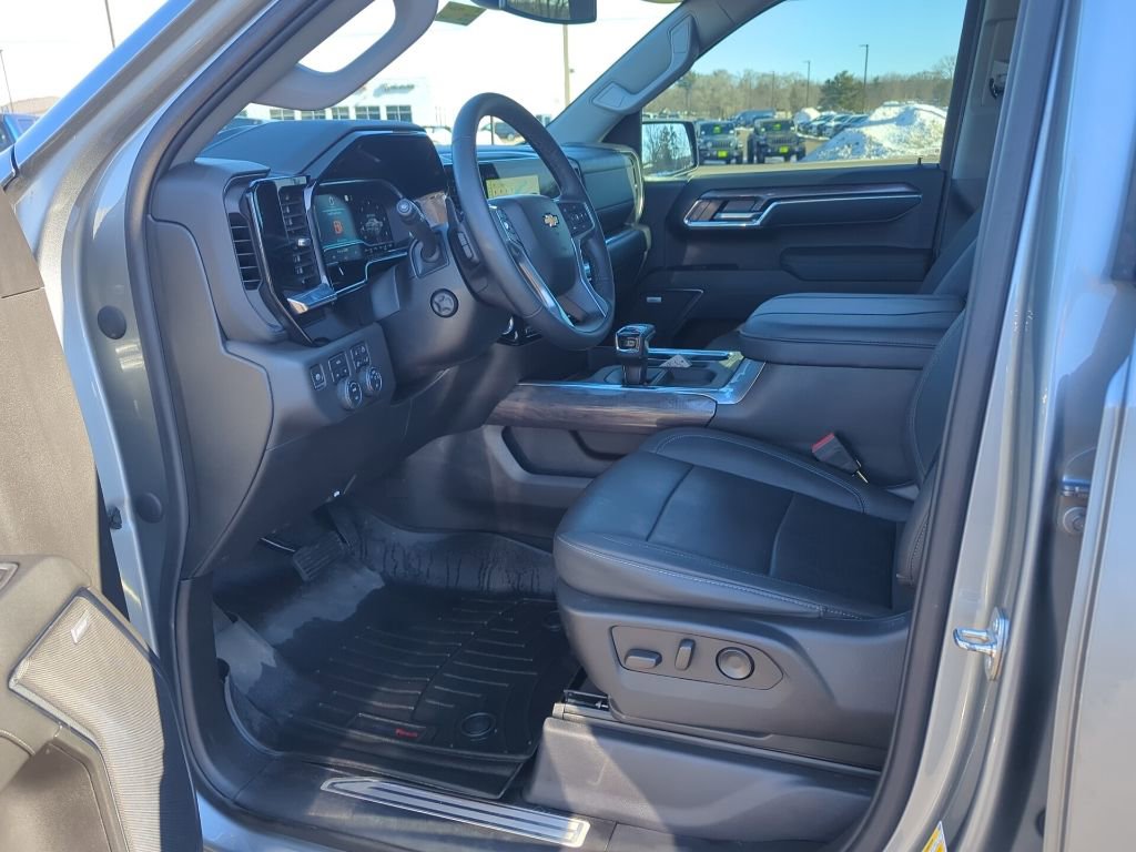Used 2023 Chevrolet Silverado 1500 LTZ image 33