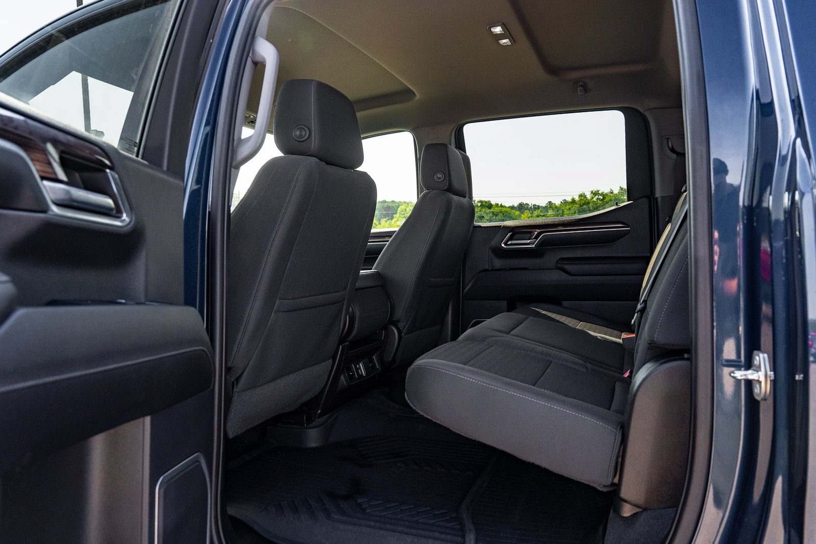 Used 2023 Chevrolet Silverado 1500 RST AWD/4WD image 16