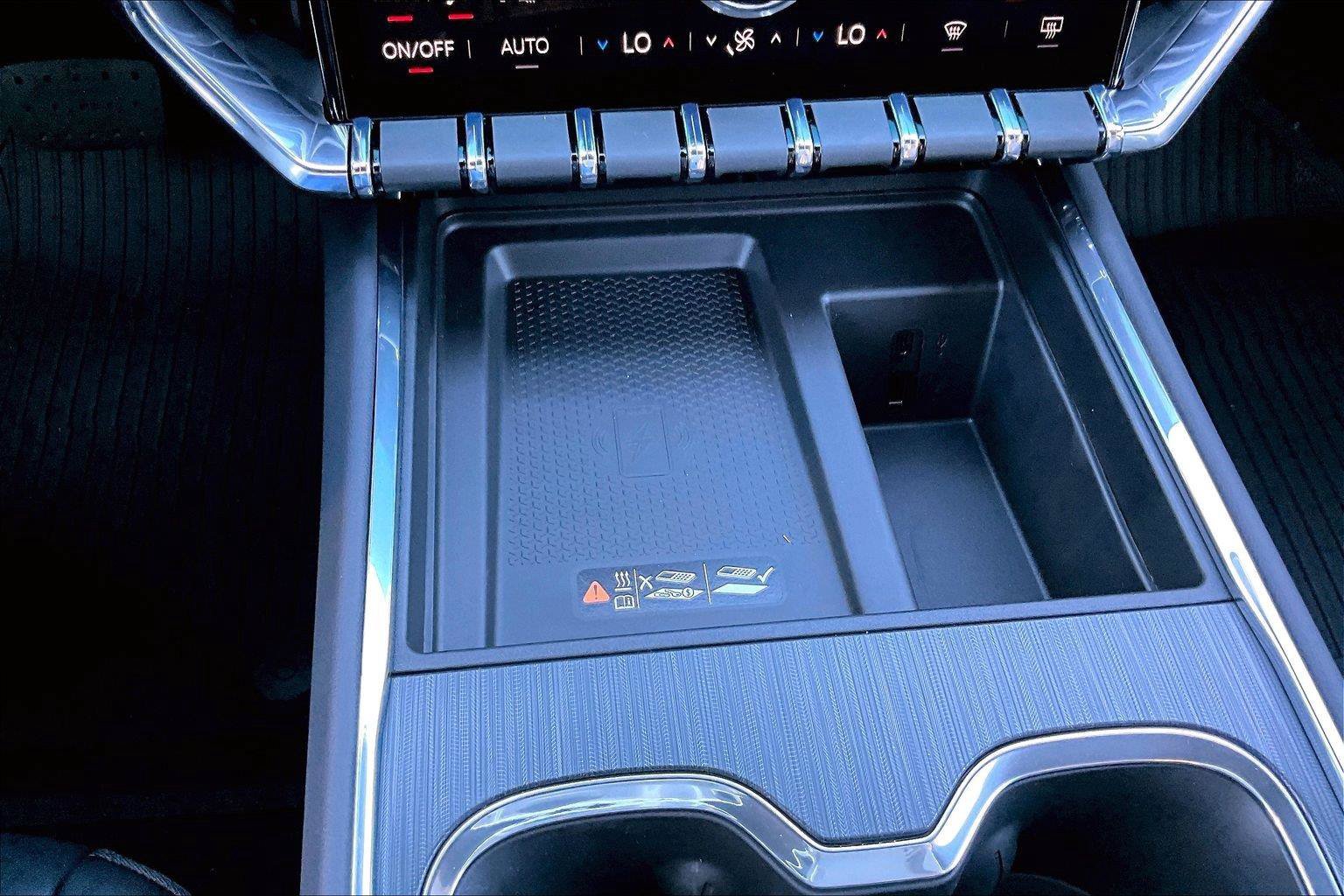 New 2027 GMC Acadia Elevation w/ Elevation Premium Package AWD/4WD image 16