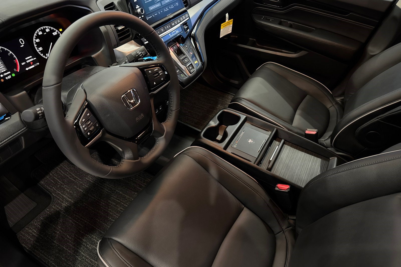 New 2026 Honda Odyssey Touring image 4
