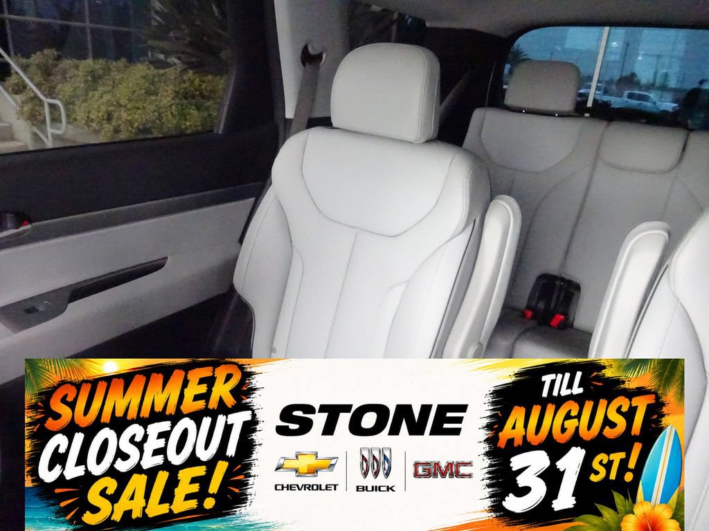 Used 2025 Hyundai Palisade SEL FWD image 13