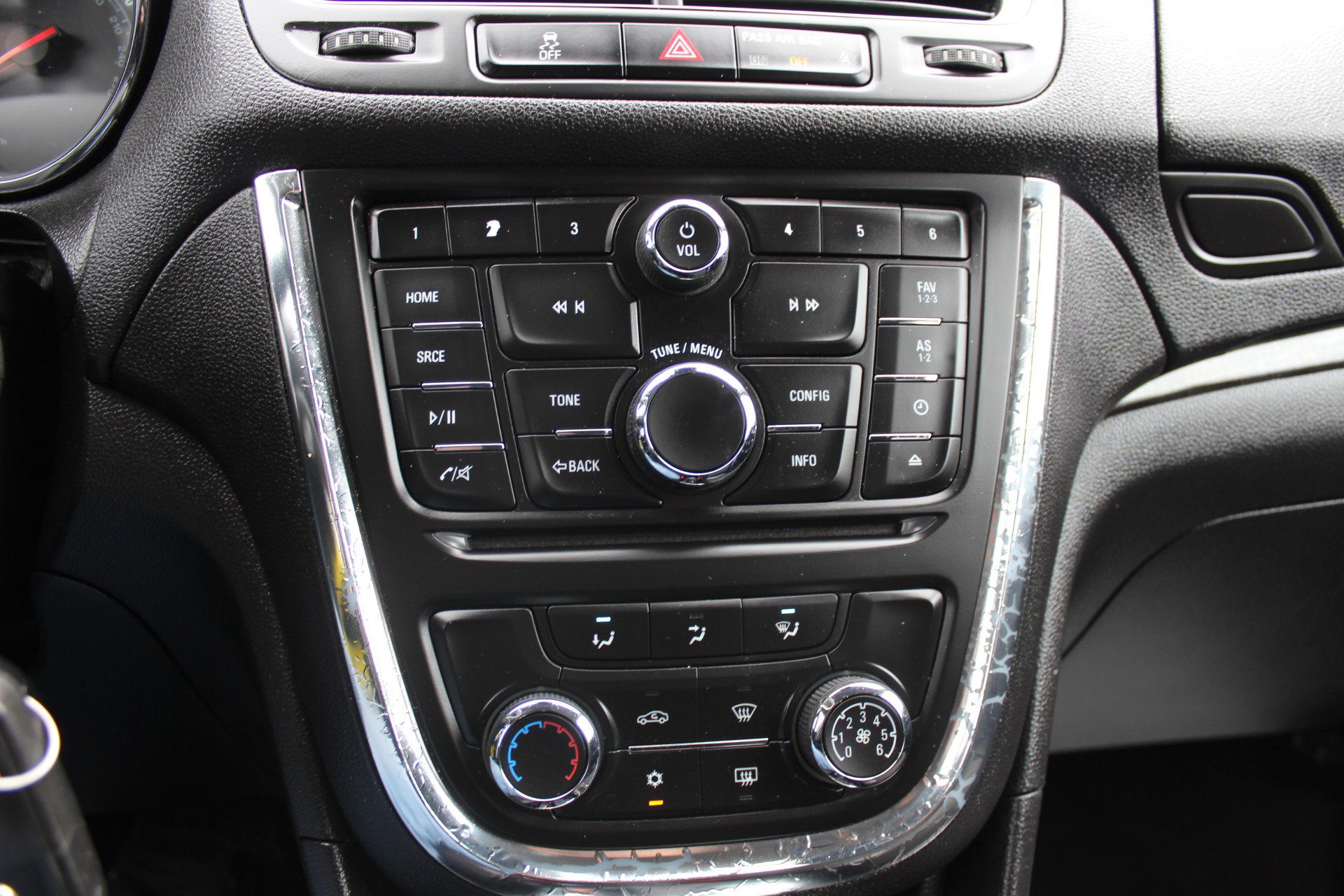 Used 2015 Buick Encore AWD image 28