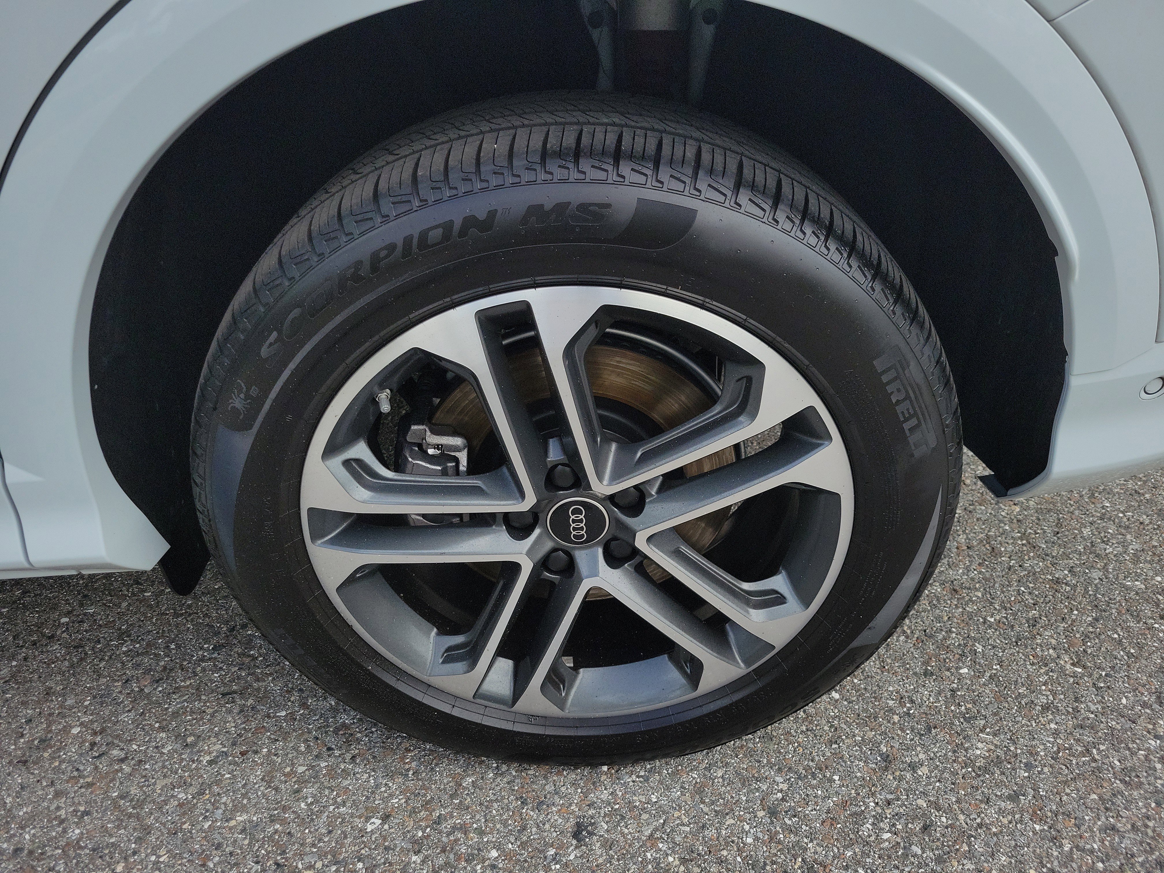 Used 2025 Audi Q5 Premium w/ Convenience Package image 33