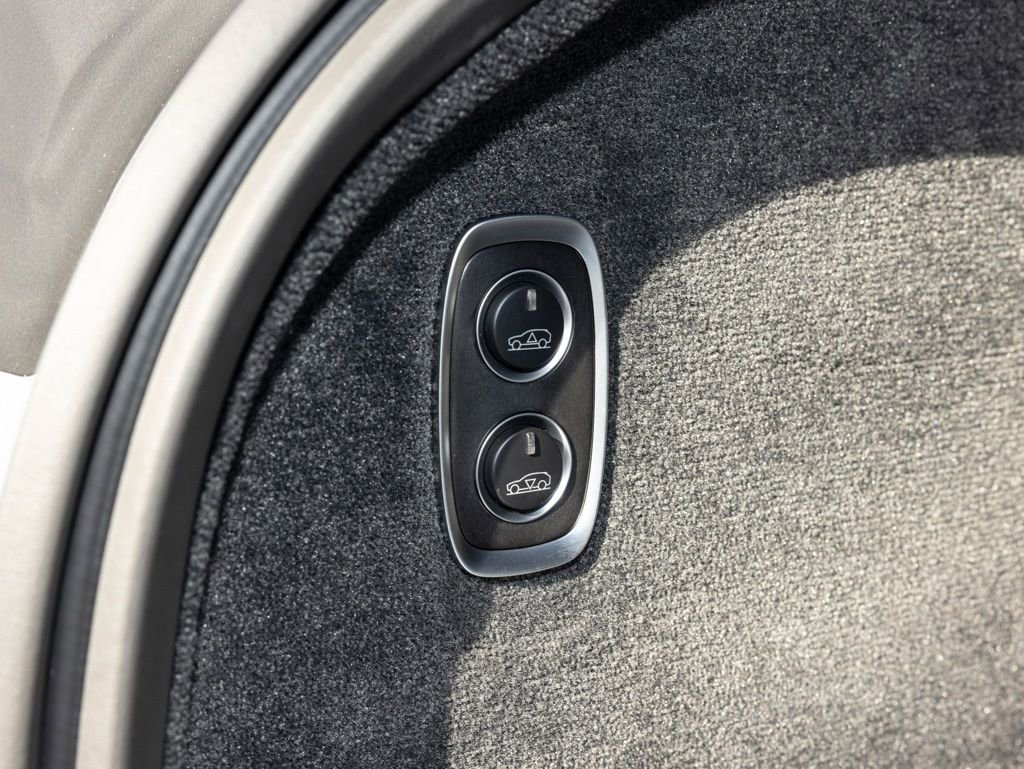 New 2026 Aston Martin DBX 707 image 53