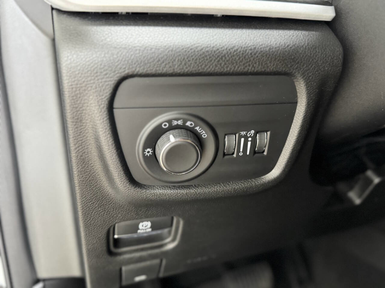 Used 2024 Jeep Grand Cherokee L Laredo image 26